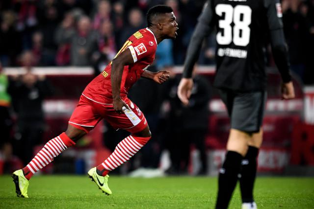 浓眉40+15詹姆斯31分 湖人险胜送奇才13连败